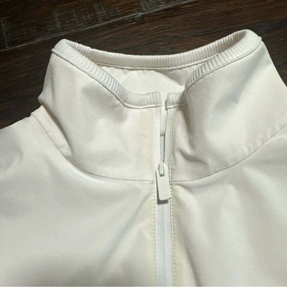 ALO Yoga Elevation Coverup 1/4 Zip Crop Fleece drawcord Hem Ivory No Tag Small? - Picture 5 of 11